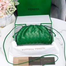 Bottega Veneta Pouch Clutch Bags